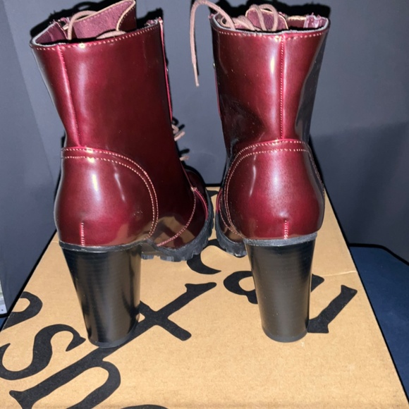 Boots - Picture 3 of 15